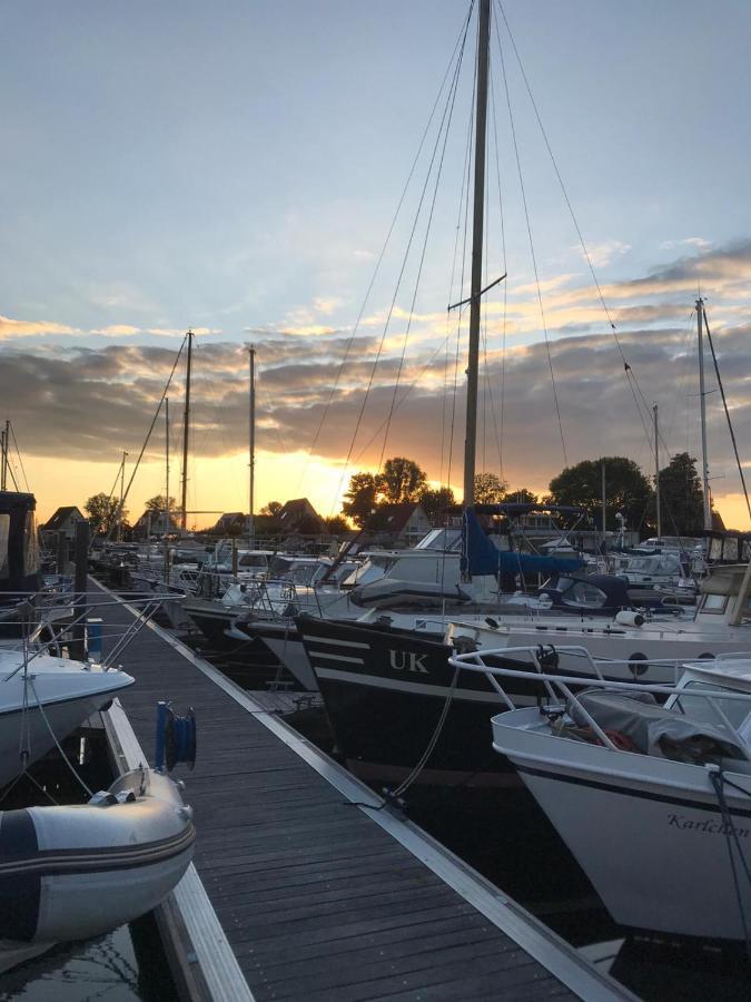 Hotel C'Est La Vie Houseboat Nederhorst den Berg Zewnętrze zdjęcie