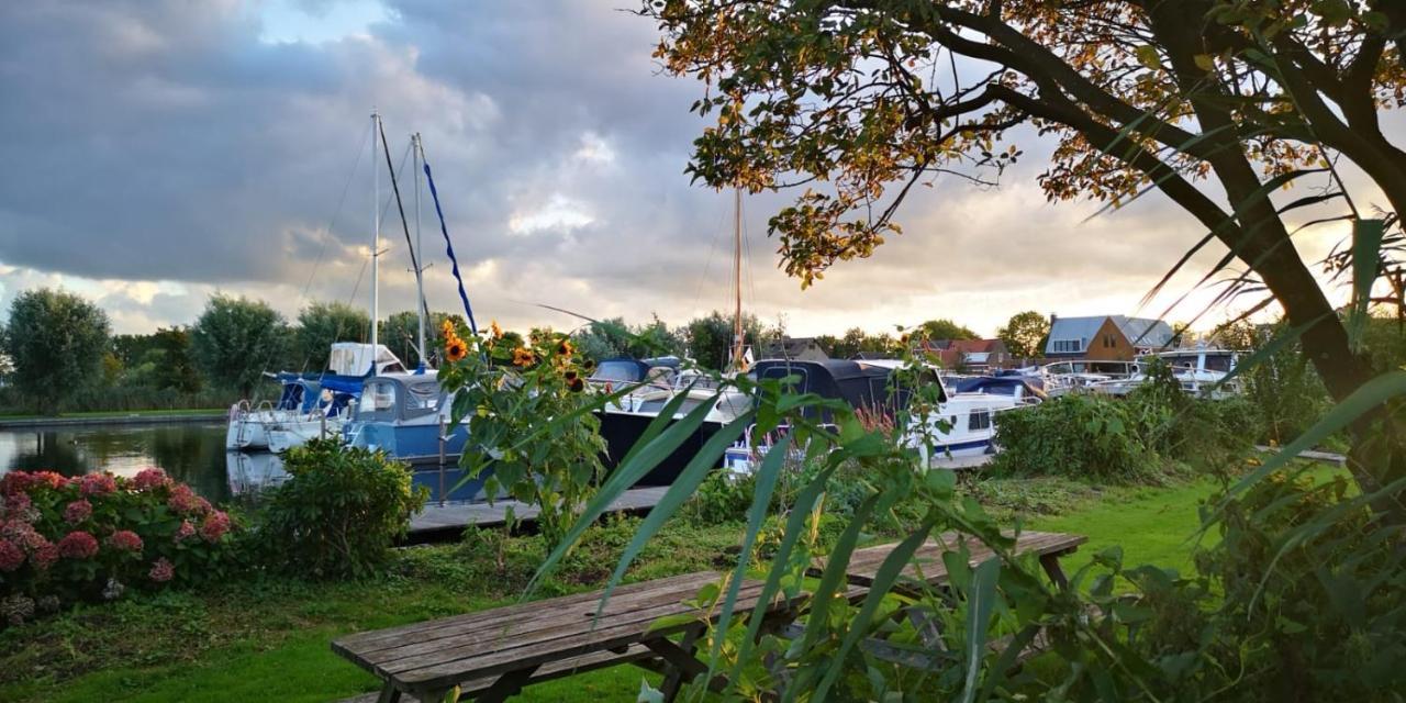 Hotel C'Est La Vie Houseboat Nederhorst den Berg Zewnętrze zdjęcie
