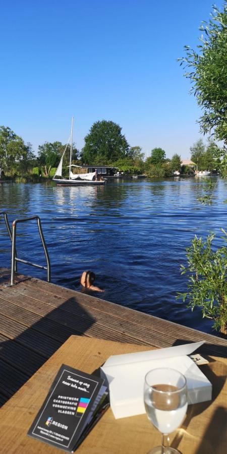 Hotel C'Est La Vie Houseboat Nederhorst den Berg Zewnętrze zdjęcie