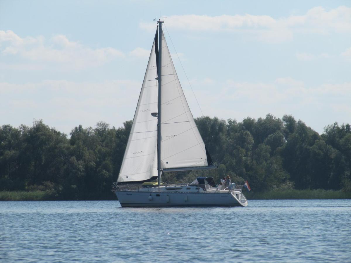 Hotel C'Est La Vie Houseboat Nederhorst den Berg Zewnętrze zdjęcie